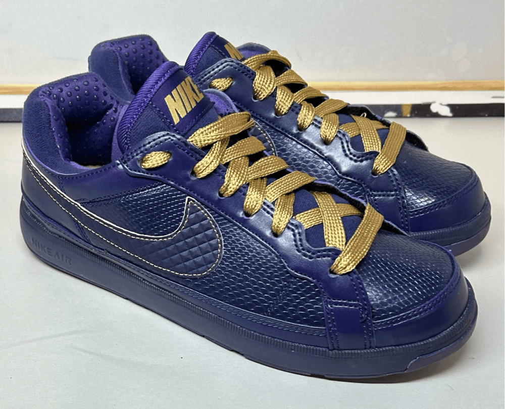 2011 Nike Air Troupe Low Imperial Purple w/ Gold Laces  324923-500 Very Race EUC